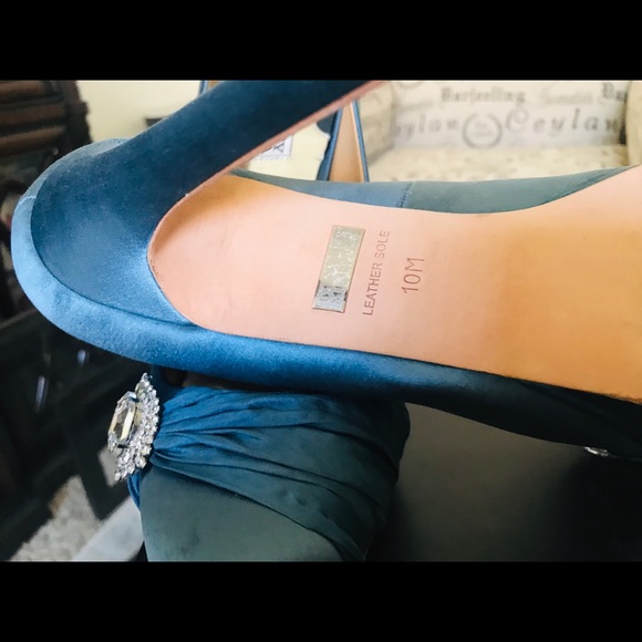 Shoes - Picture 6 of 8